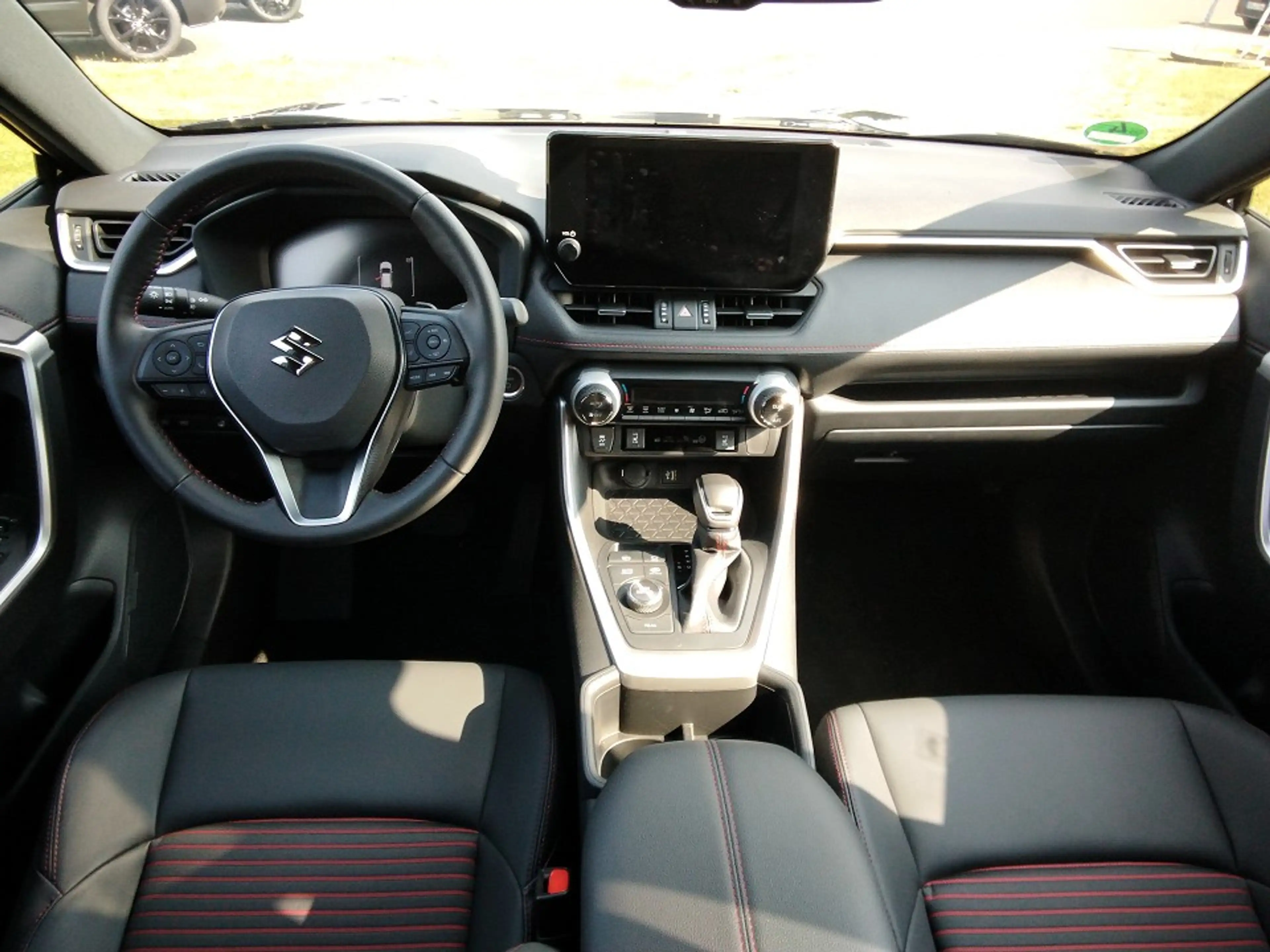 Suzuki Across PLUG-IN HYBRID Comfort+ — photo 9