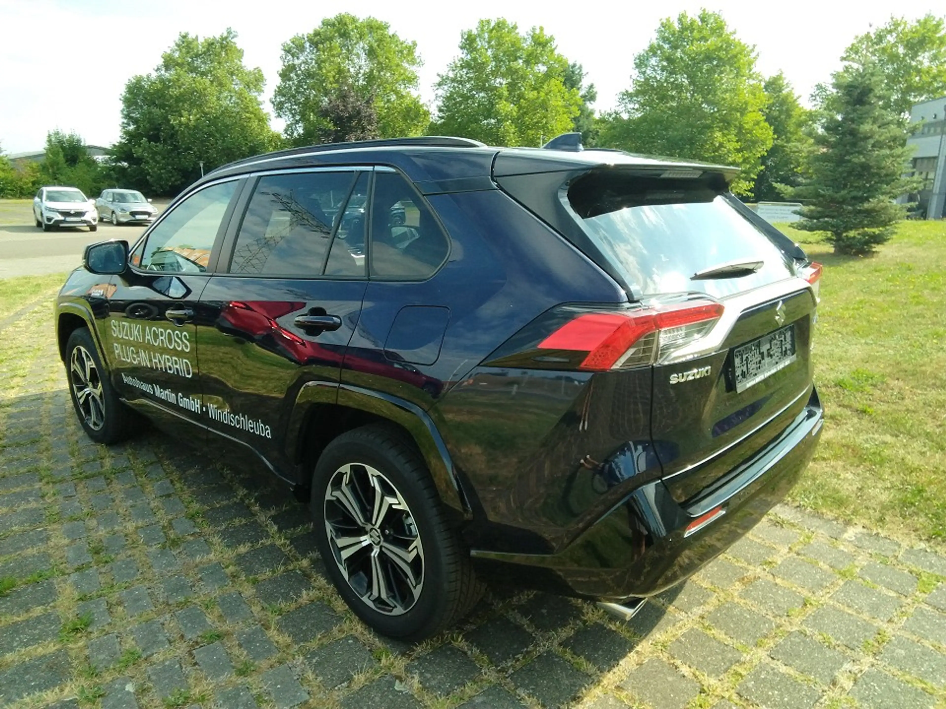 Suzuki Across PLUG-IN HYBRID Comfort+ — photo 3