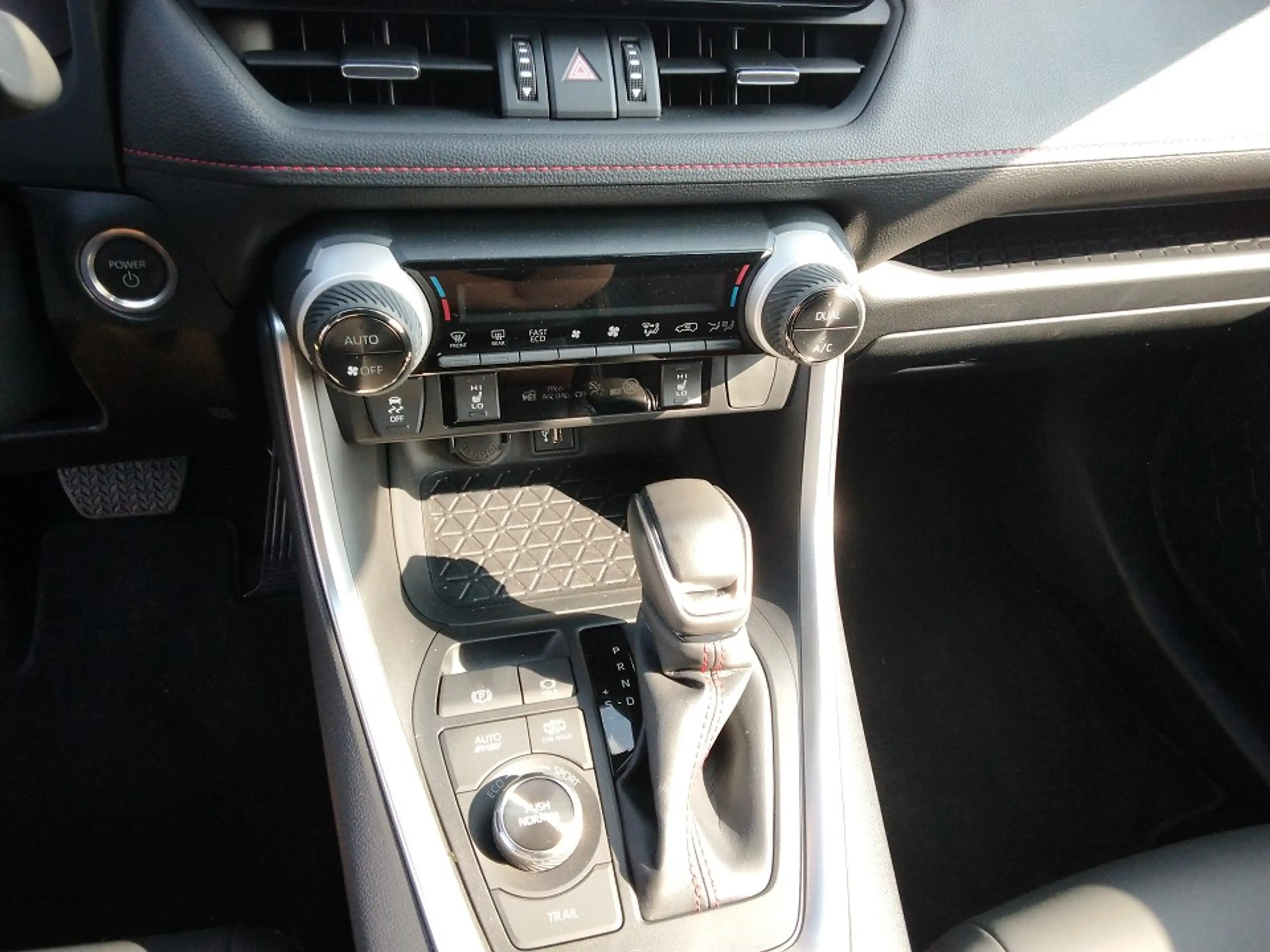 Suzuki Across PLUG-IN HYBRID Comfort+ — photo 11