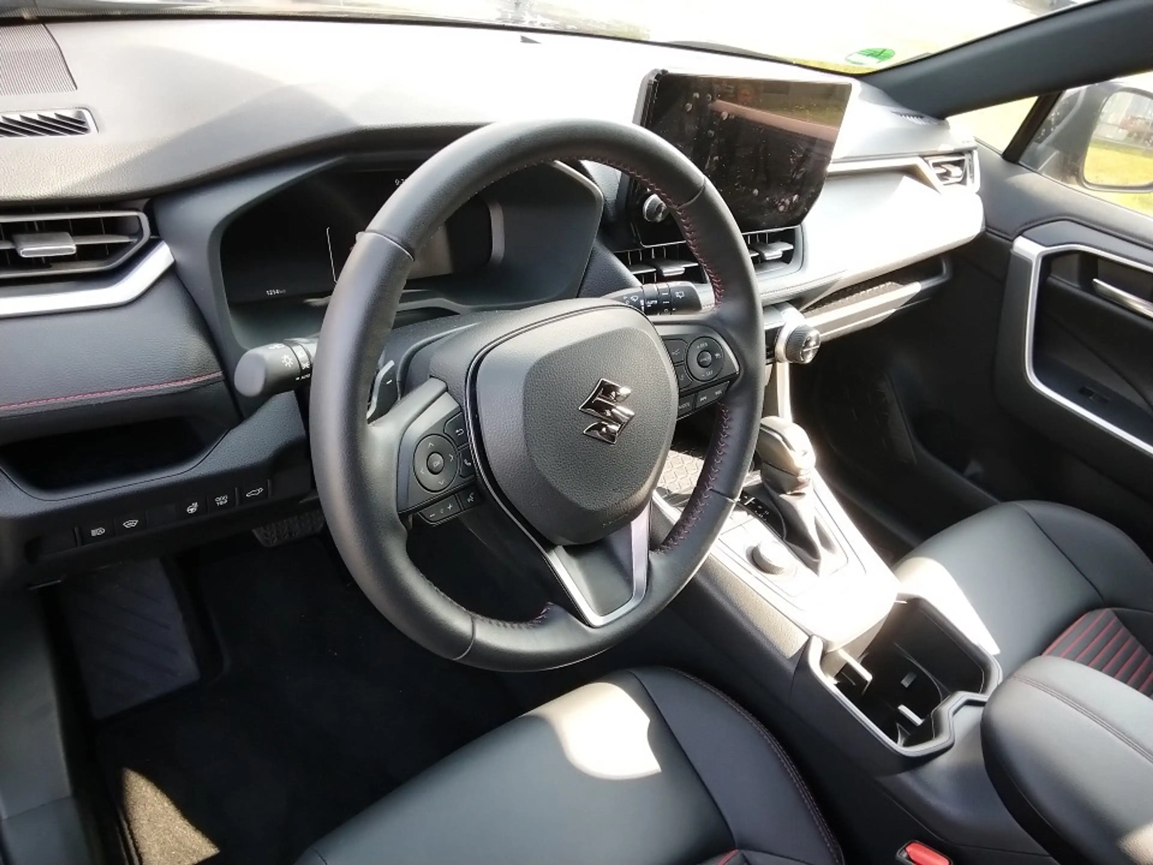 Suzuki Across PLUG-IN HYBRID Comfort+ — photo 10