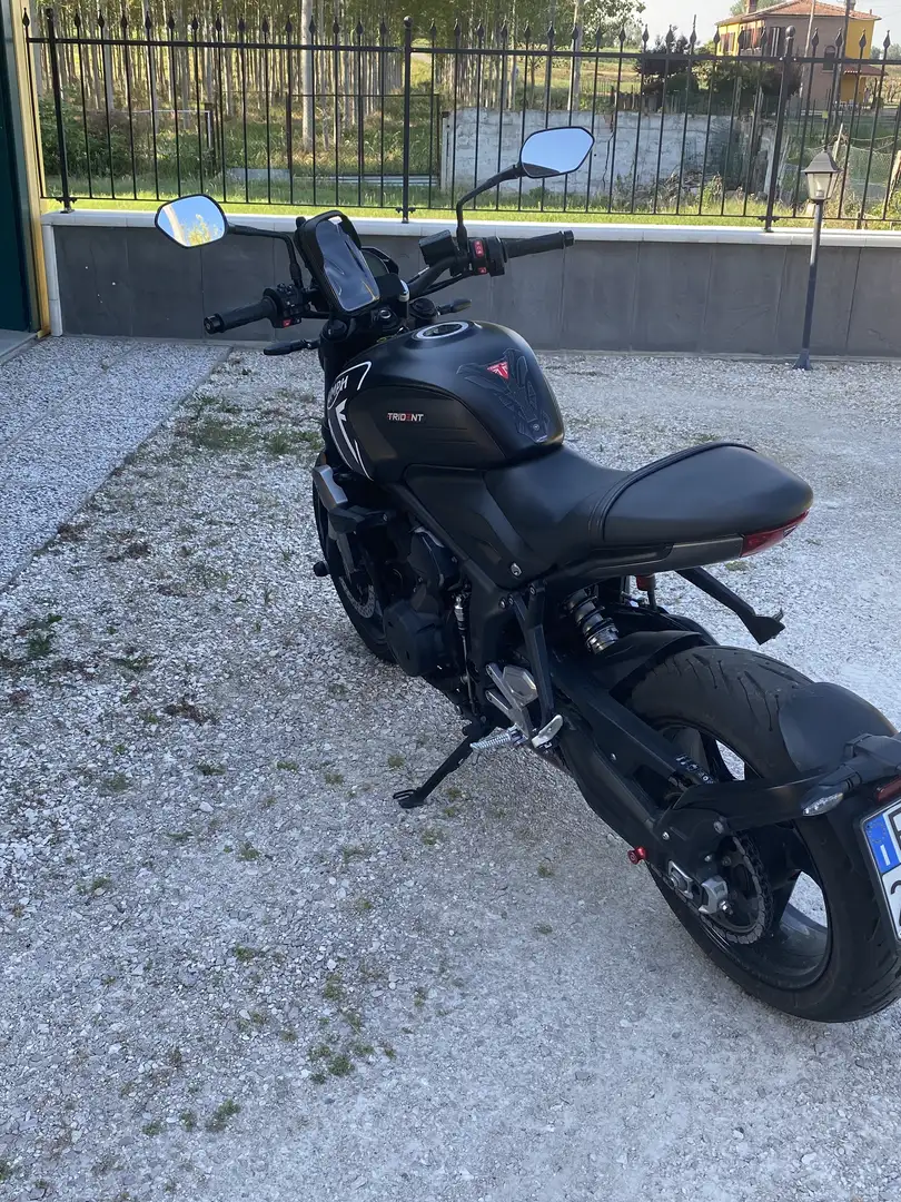 Triumph Trident 660 - 1