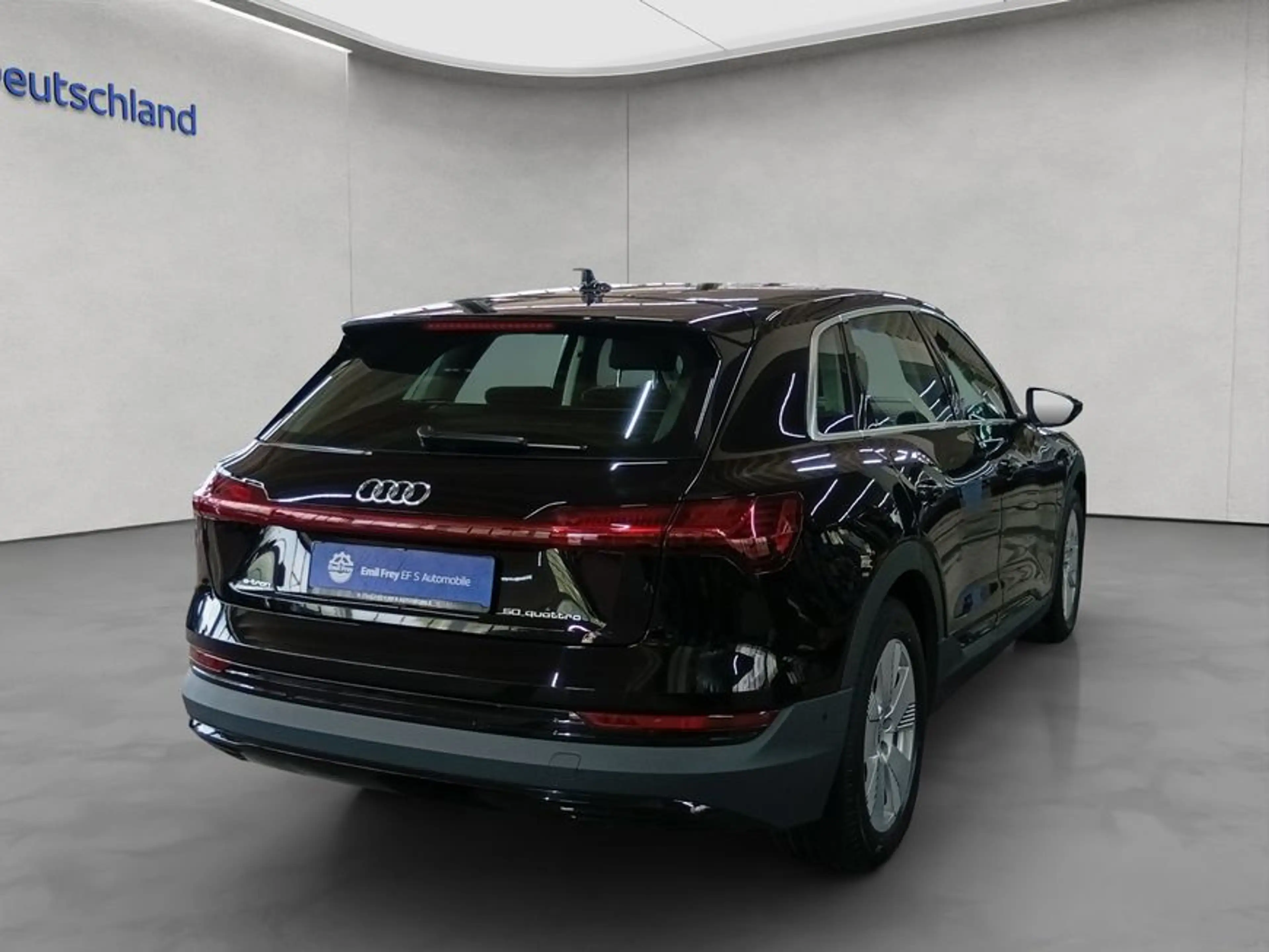 Audi e-tron 50 quattro — photo 7