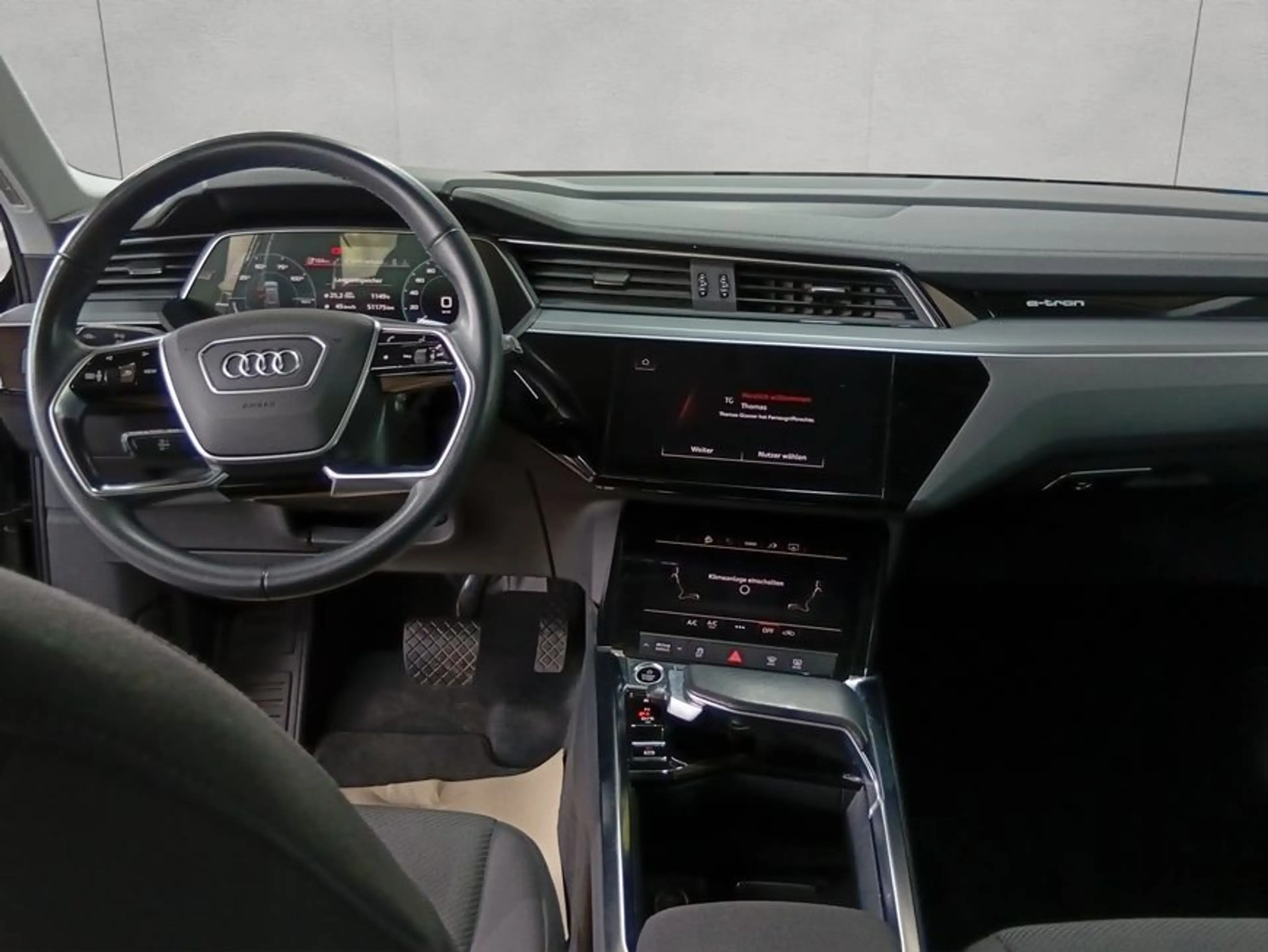 Audi e-tron 50 quattro — photo 14