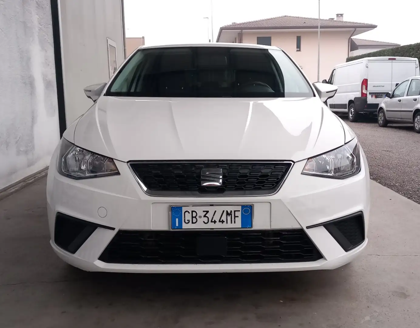 SEAT Ibiza Ibiza 1.0 ecotsi Business 95cv Wit - 2