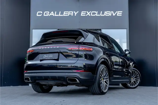 Porsche Cayenne view 7