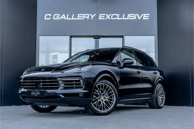 Porsche Cayenne view 3