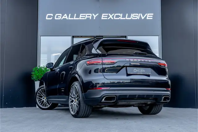 Porsche Cayenne view 5