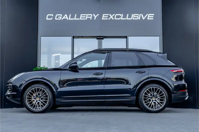 Porsche Cayenne view 4