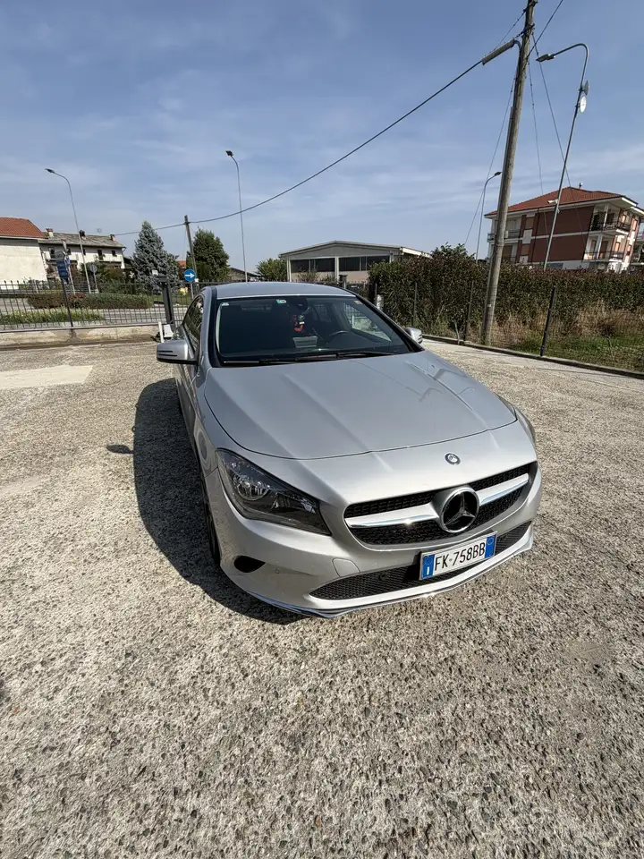 Mercedes-Benz CLA 200