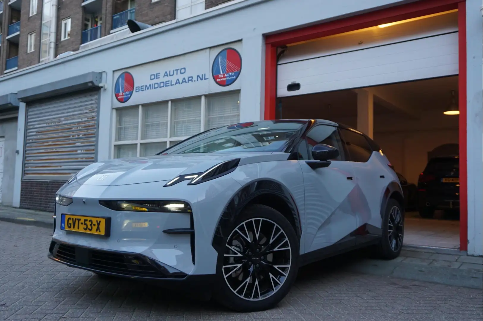 Zeekr X AWD Privilege 69 kWh | 429pk | 0-100 3.8sec | Full Grau - 1