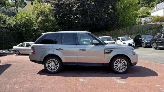Land Rover Range Rover Sport view 4