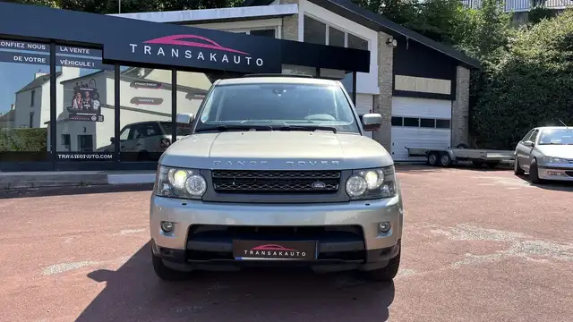 Land Rover Range Rover Sport view 2