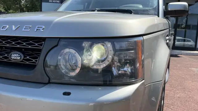 Land Rover Range Rover Sport view 9