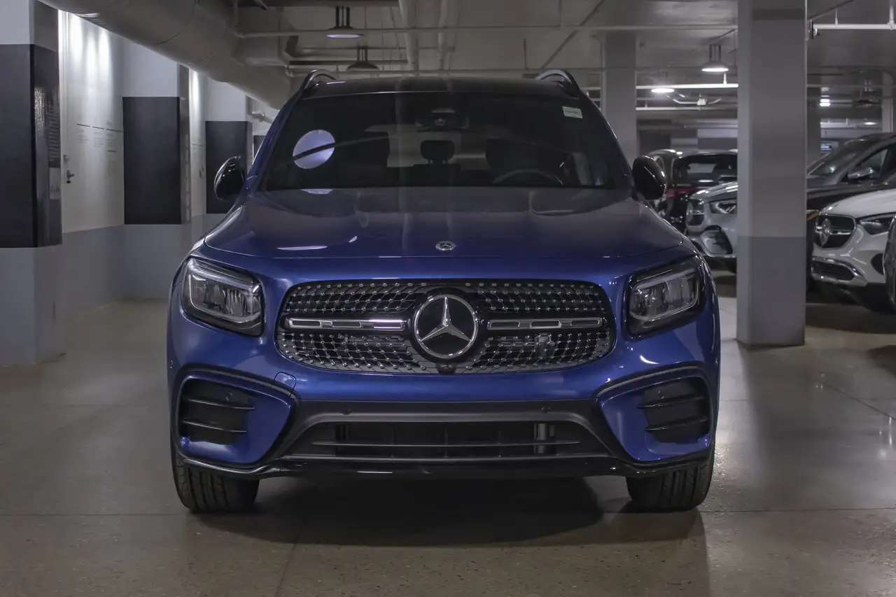 Mercedes-Benz GLB снимка Mercedes-Benz GLB