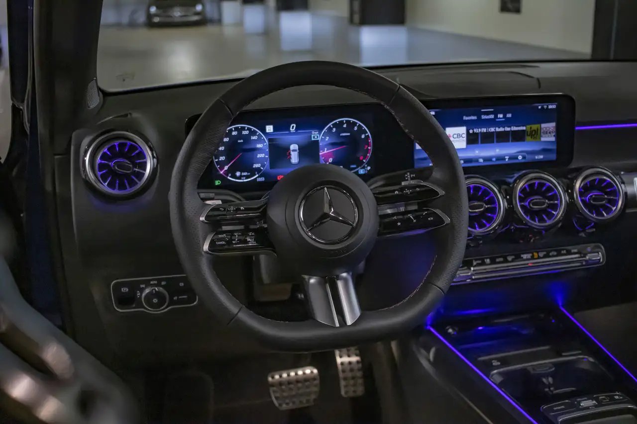 Mercedes-Benz GLB снимка Mercedes-Benz GLB