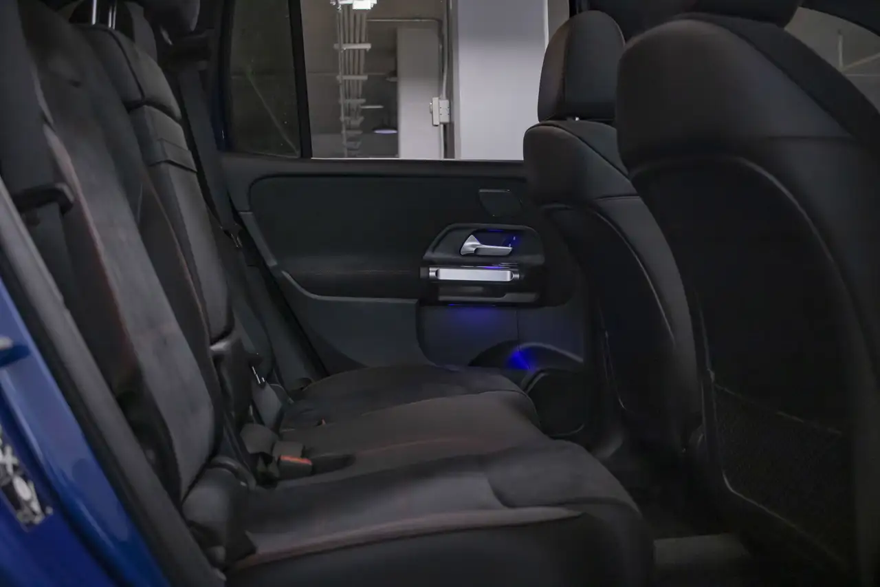Mercedes-Benz GLB снимка Mercedes-Benz GLB