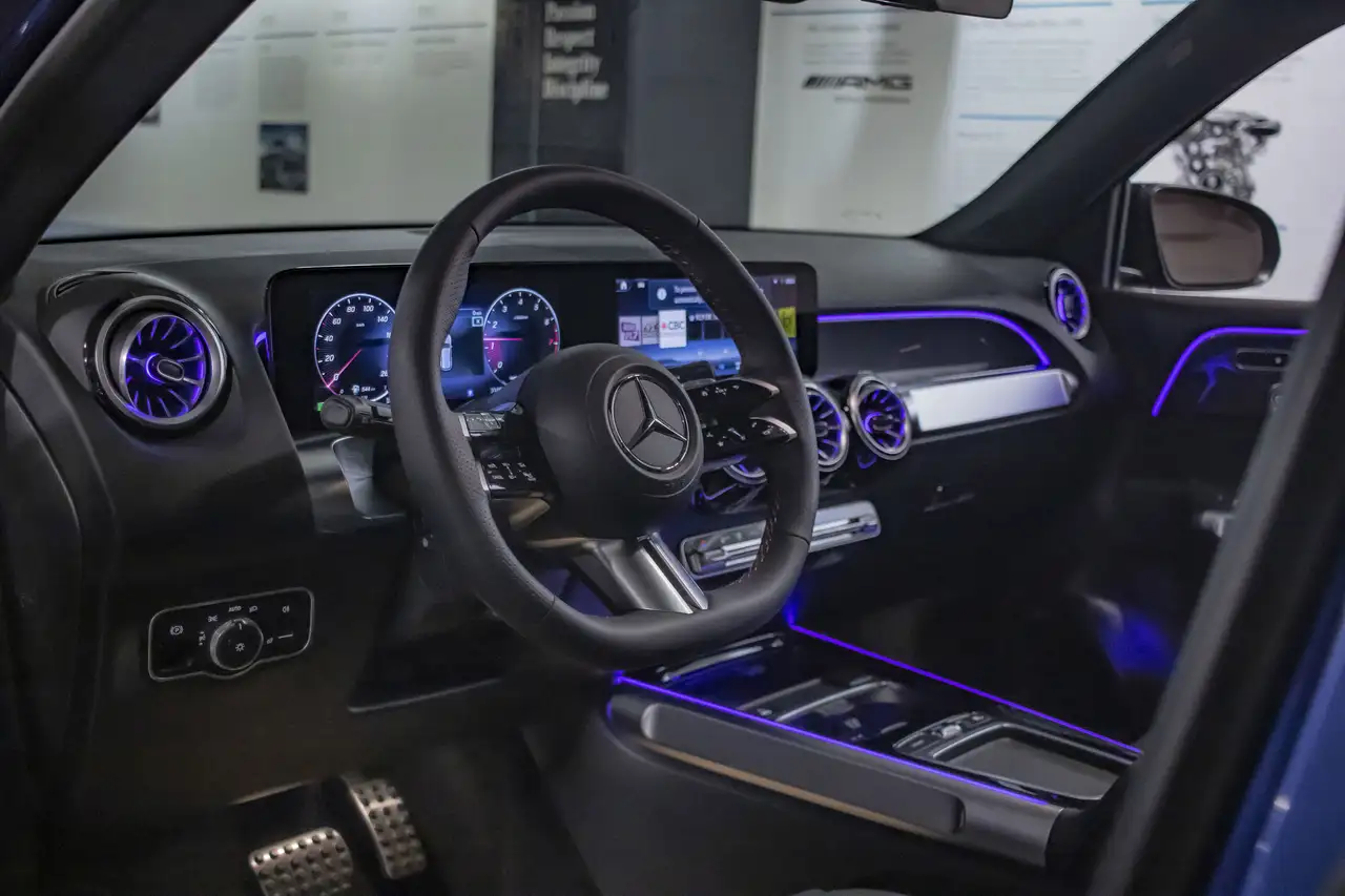 Mercedes-Benz GLB снимка Mercedes-Benz GLB