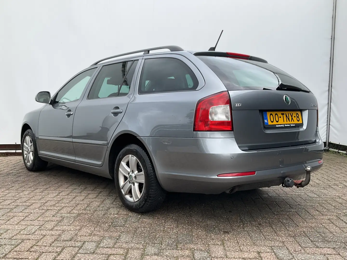 Skoda Octavia Combi 1.6 TDI Greentech EXPORT?! Ambition Business Grijs - 2