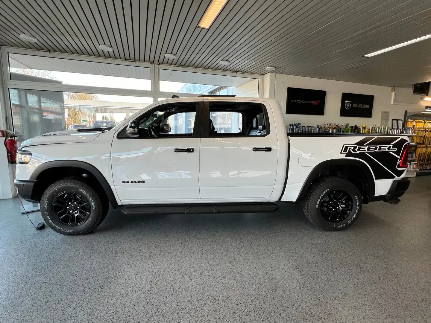 Dodge RAM Rebel Premium 3.0 , MY 2025 , LPG , Luft Weiß - 1