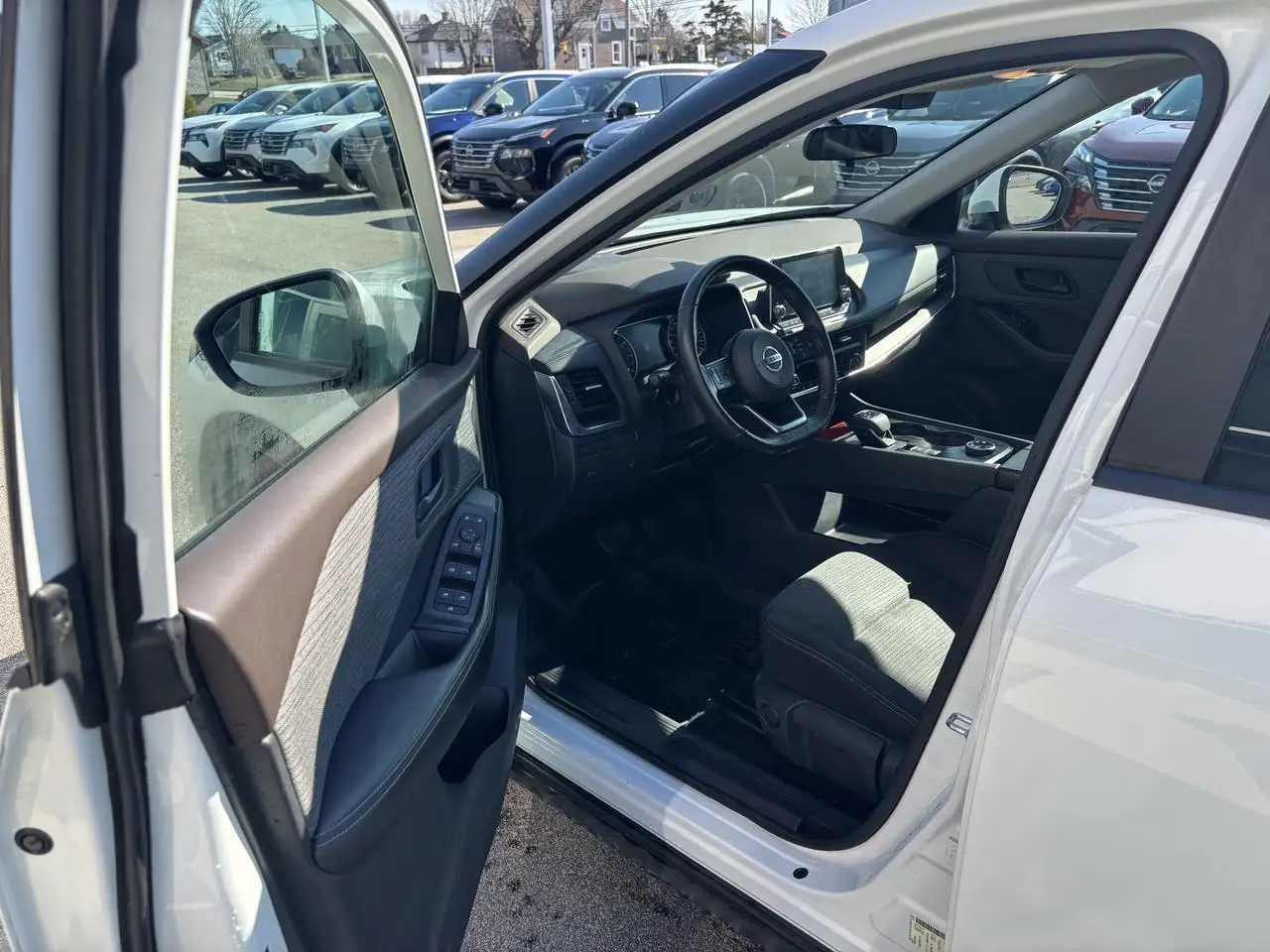 Nissan Rogue снимка Nissan Rogue