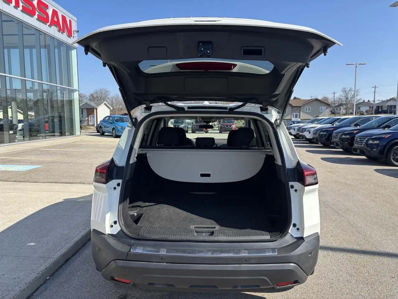 Nissan Rogue снимка Nissan Rogue
