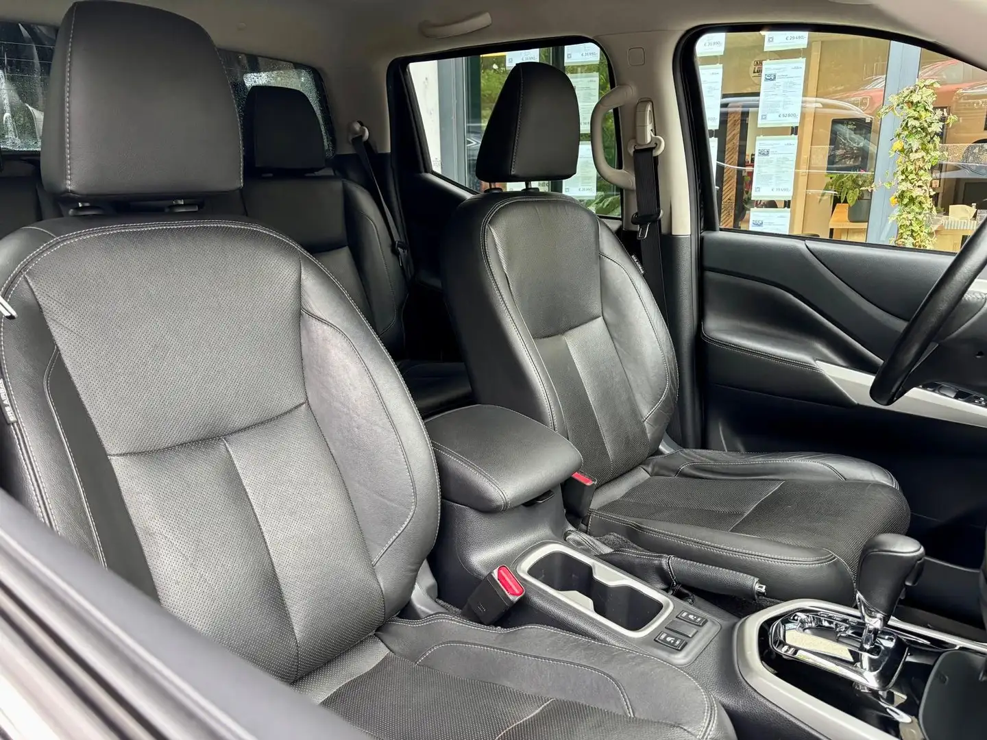 Nissan Navara 2.3 190 CV | AUT | CUIR | HARDTOP | 29.800€ TTC Noir - 2