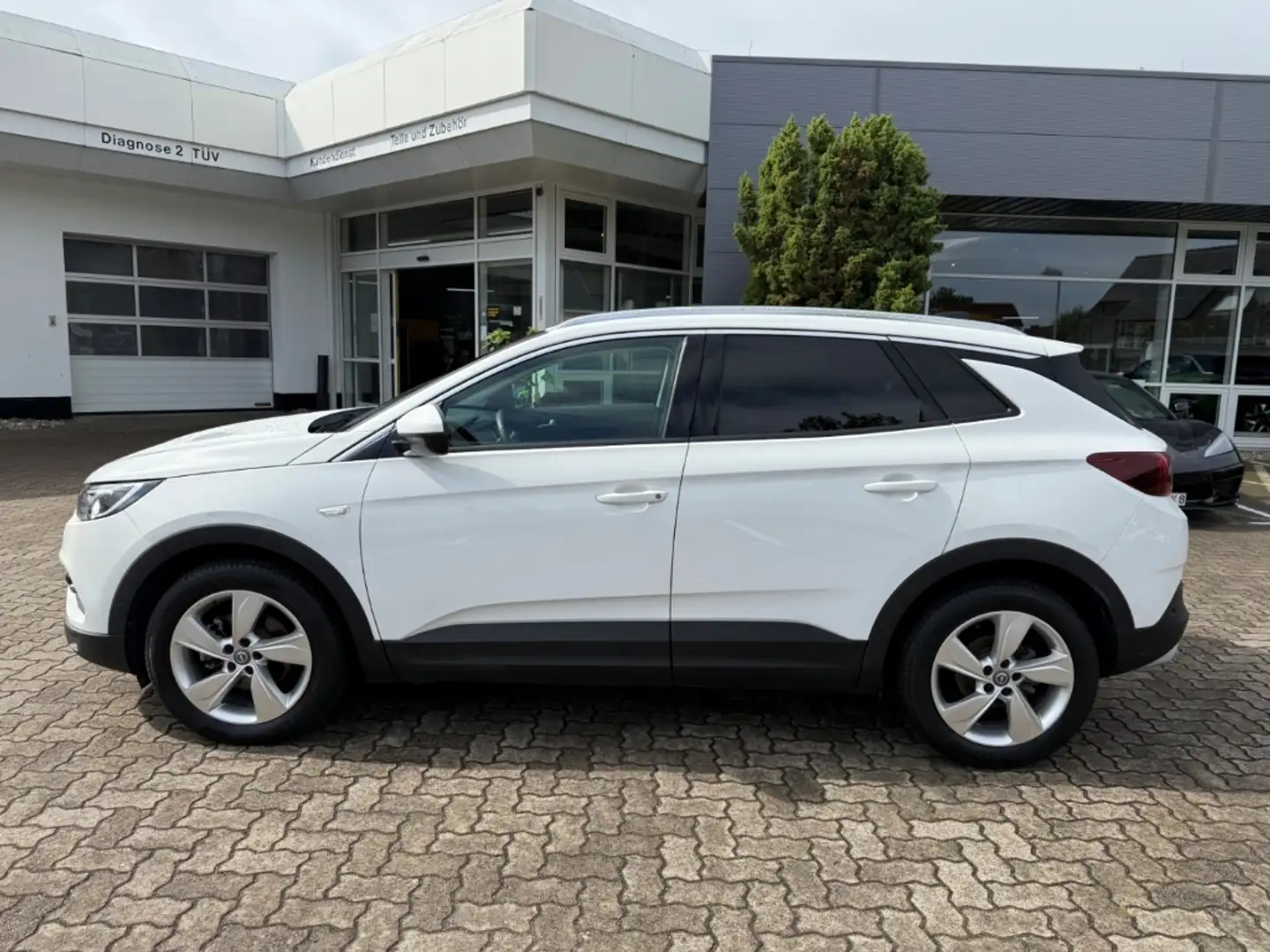 Opel Grandland INNOVATION 1.2 Turbo Rückfahrkamera+Sitzheizung+Le Weiß - 2