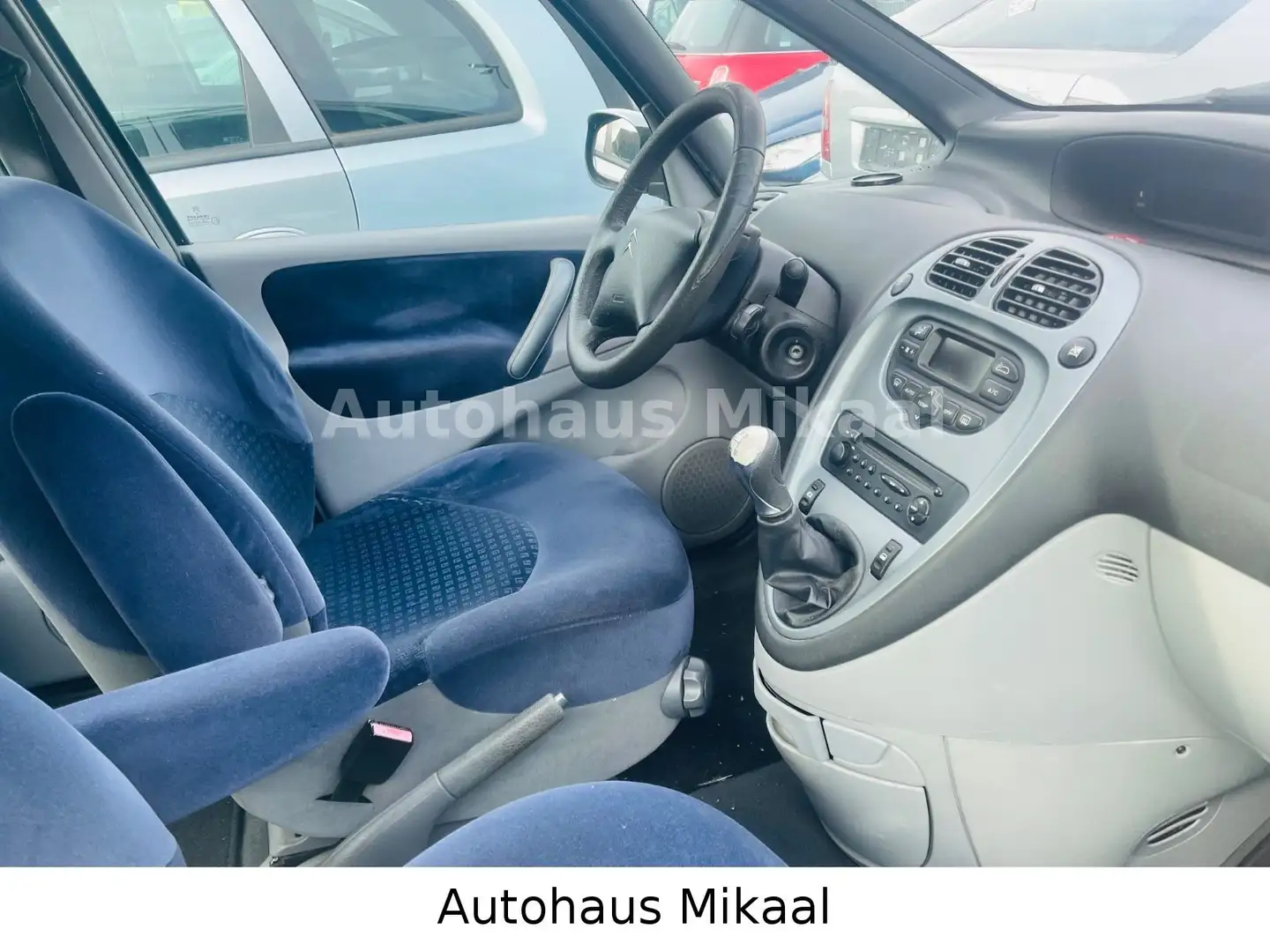 Citroen Xsara Picasso HDi 110 Exclusive Grau - 2
