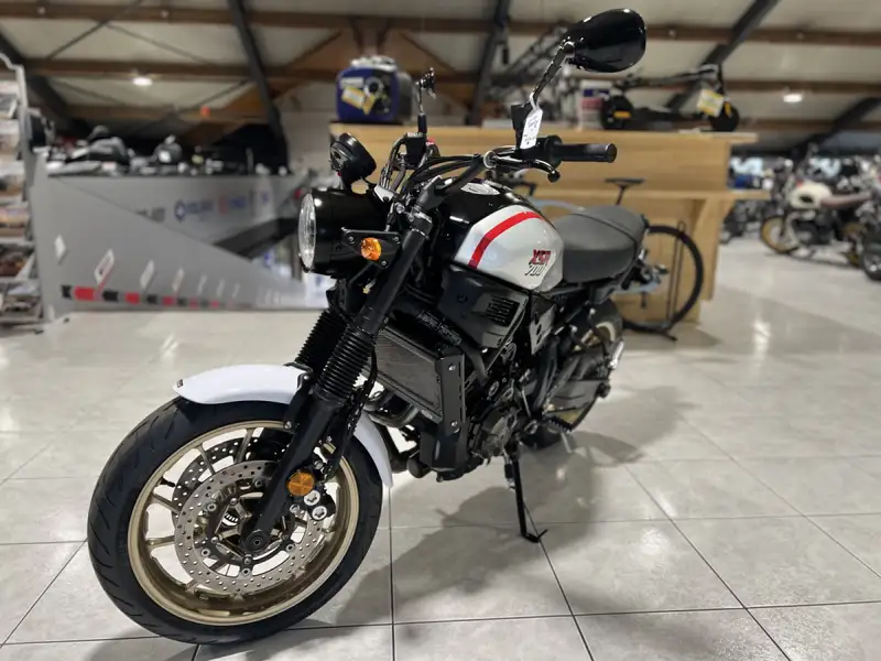 Yamaha XSR 700 - foto 2