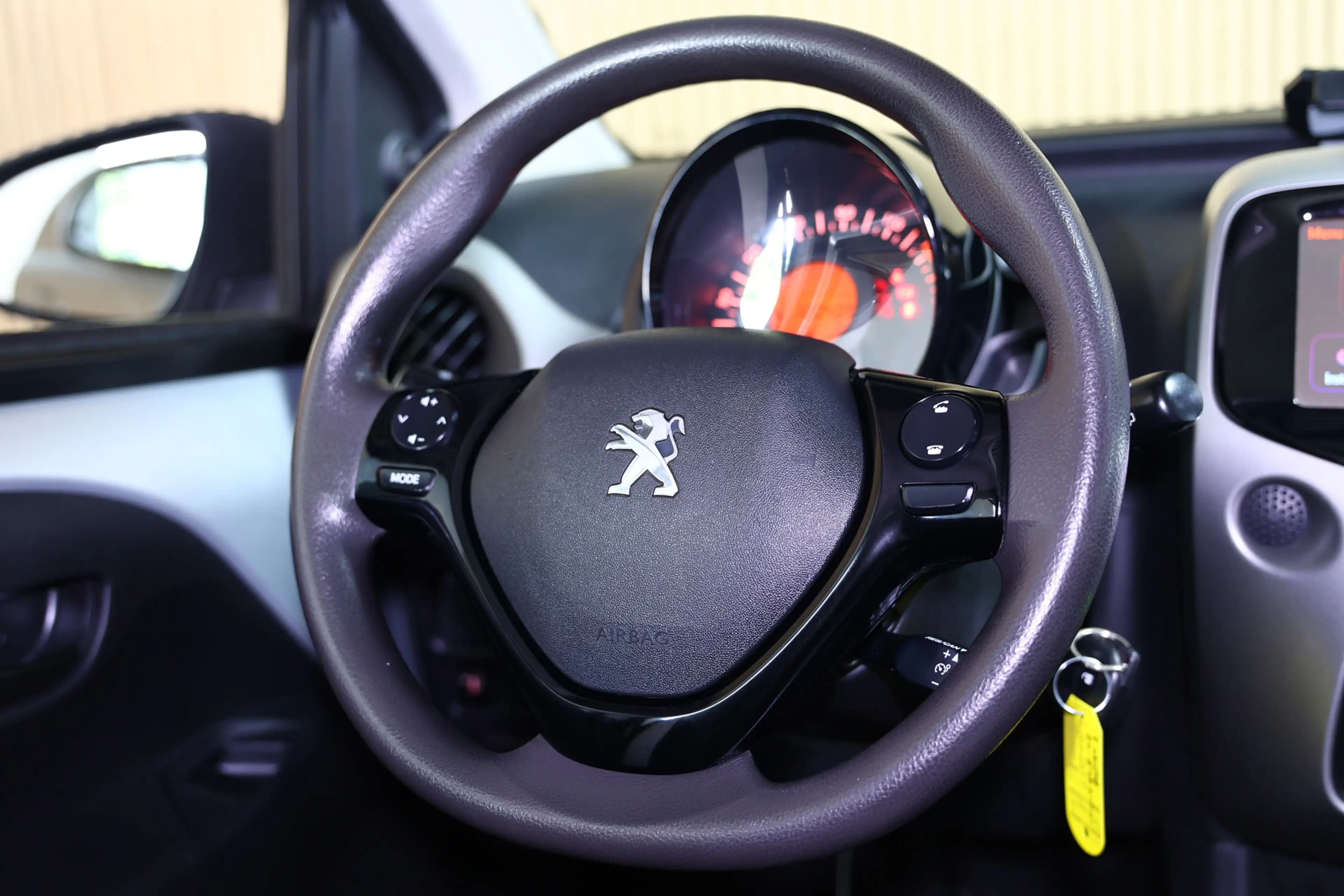 Peugeot 108 1.2 Puretech Allure CABRIOTOP AIRCO CARPLAY CAMERA — photo 26