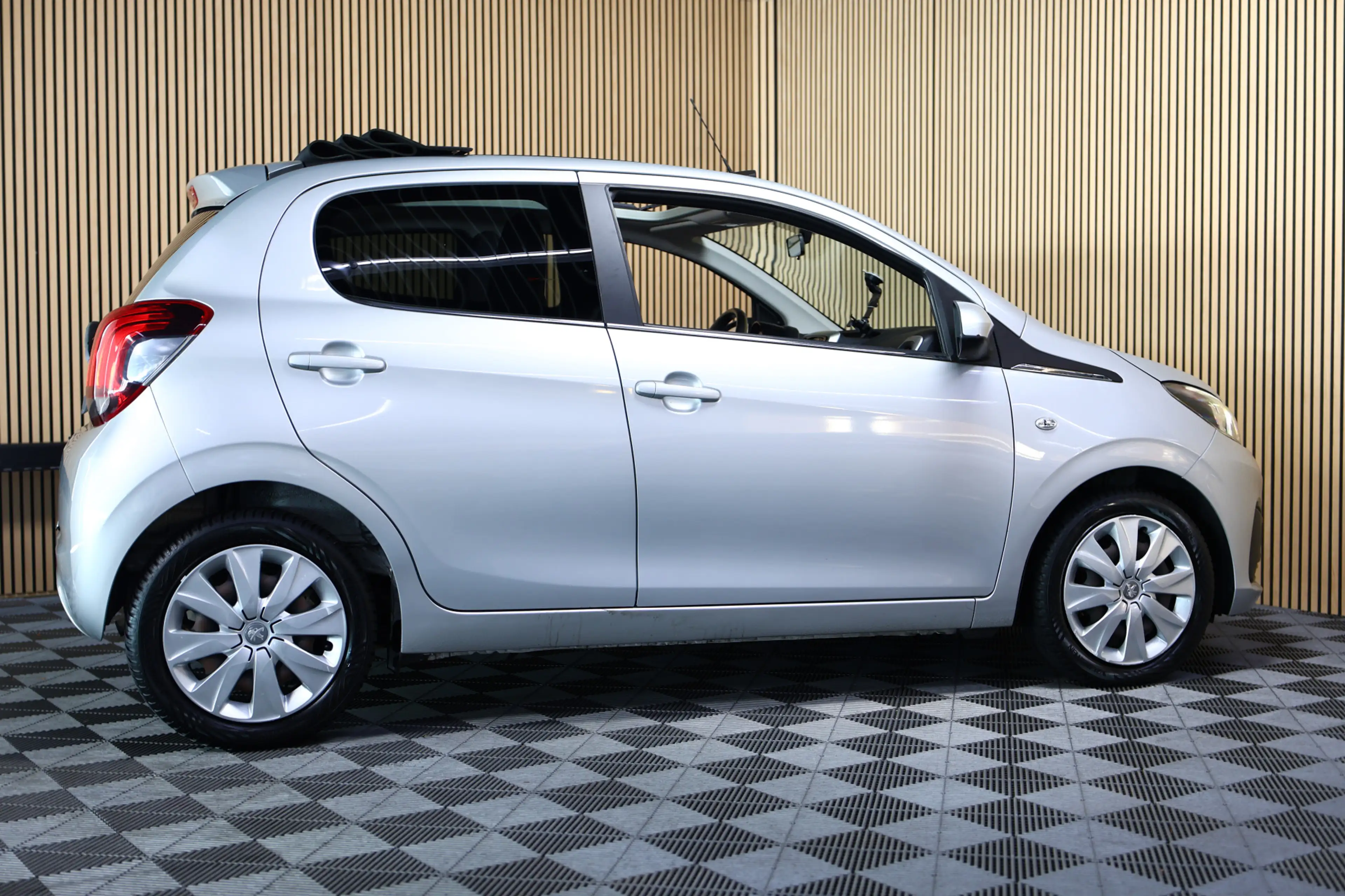 Peugeot 108 1.2 Puretech Allure CABRIOTOP AIRCO CARPLAY CAMERA — photo 10