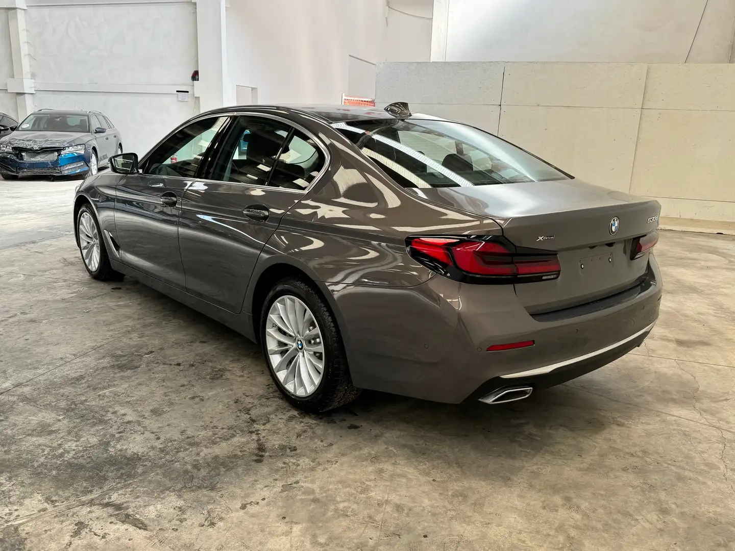 BMW 530 d Limousine xDrive Luxury Line *ALLUVIONATA* Grigio - 2