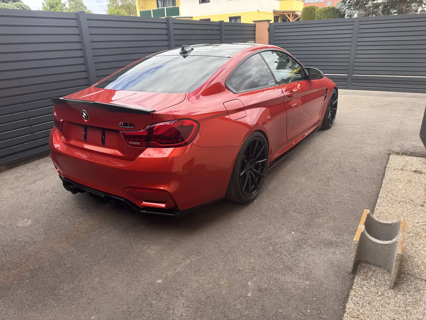BMW M4 M-DKG Coupe Aut. - 2