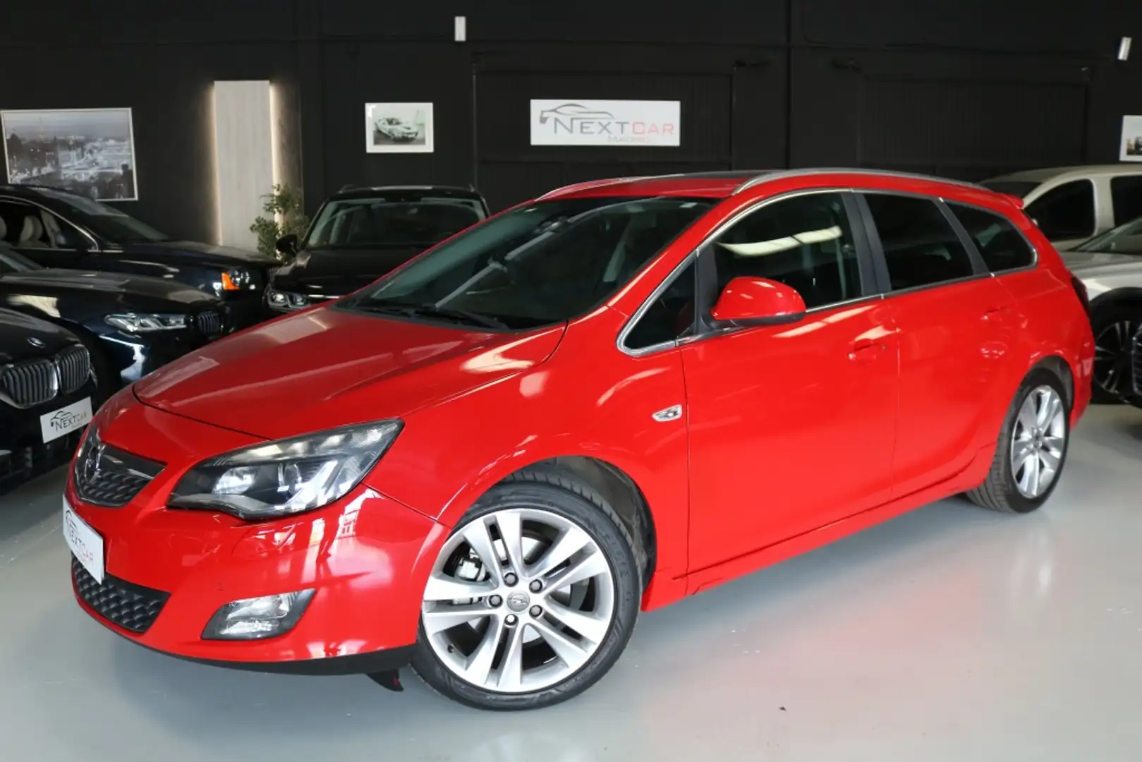 Opel Astra ST 2.0CDTi Sportive 165 Rojo - 1
