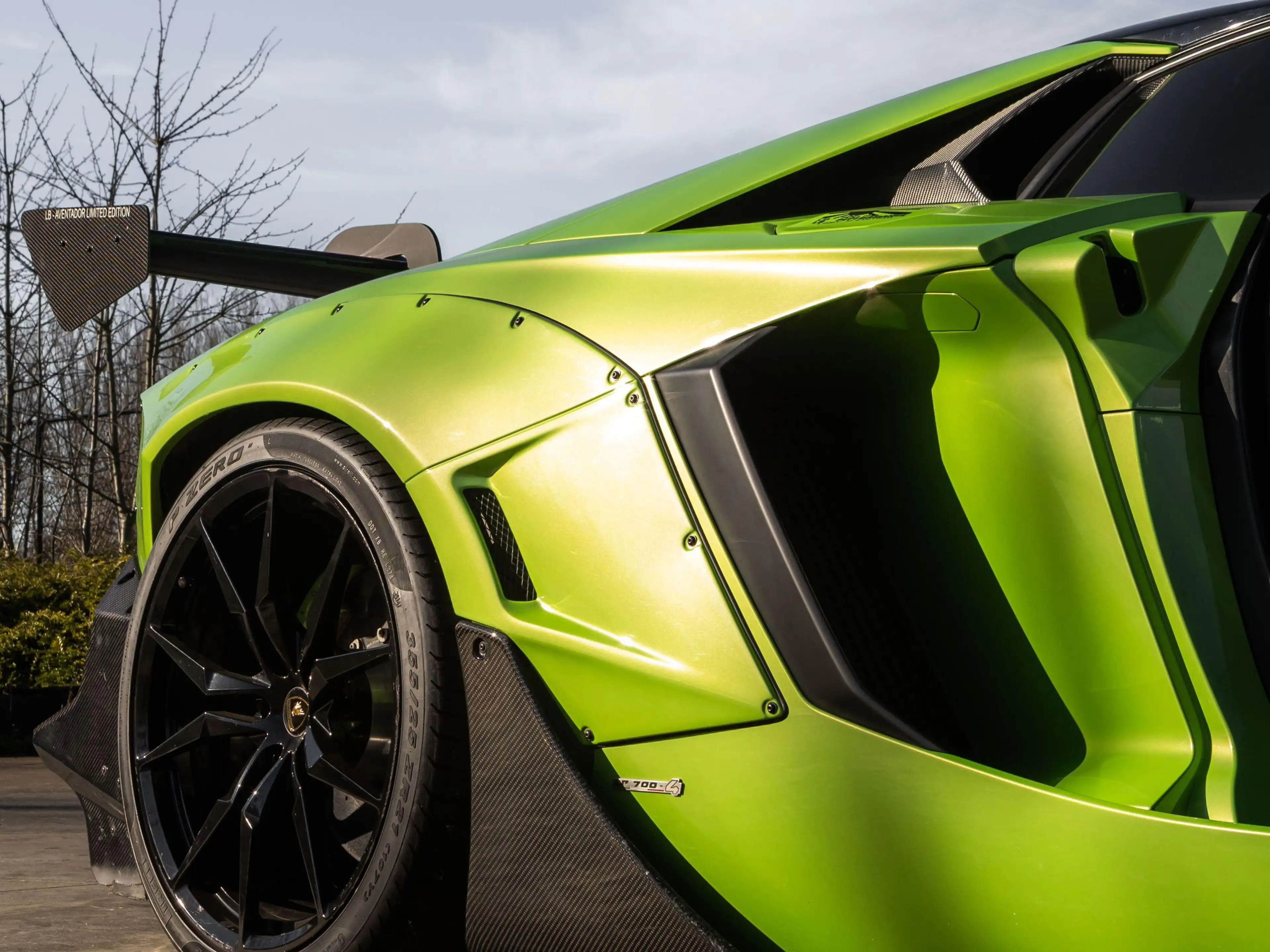Lamborghini Aventador Roadster V12 LP700-4 Liberty Walk — photo 10