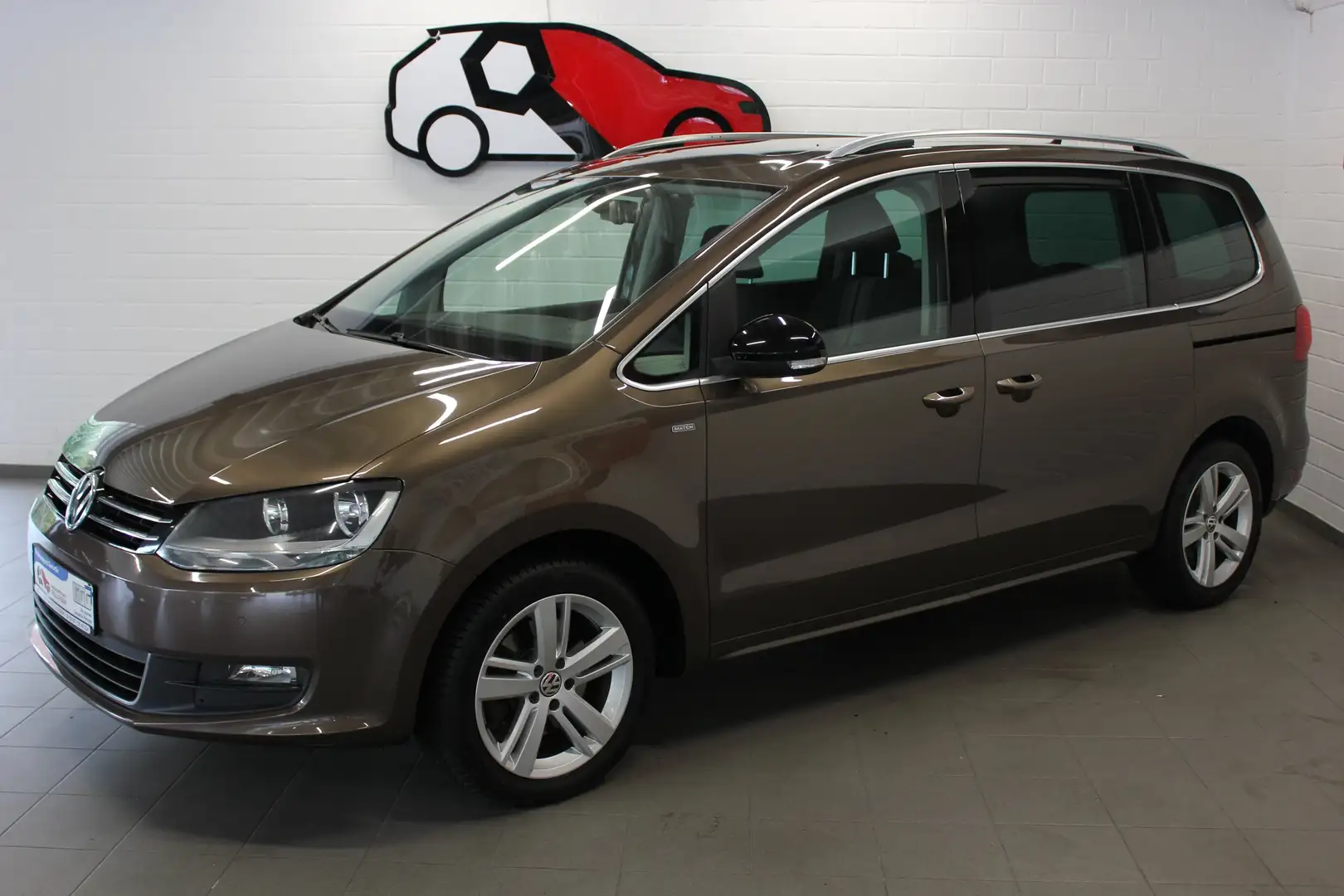 Volkswagen Sharan Match BMT 2,0 TDI AHK Pano Klima Navi Shzg BT Braun - 1