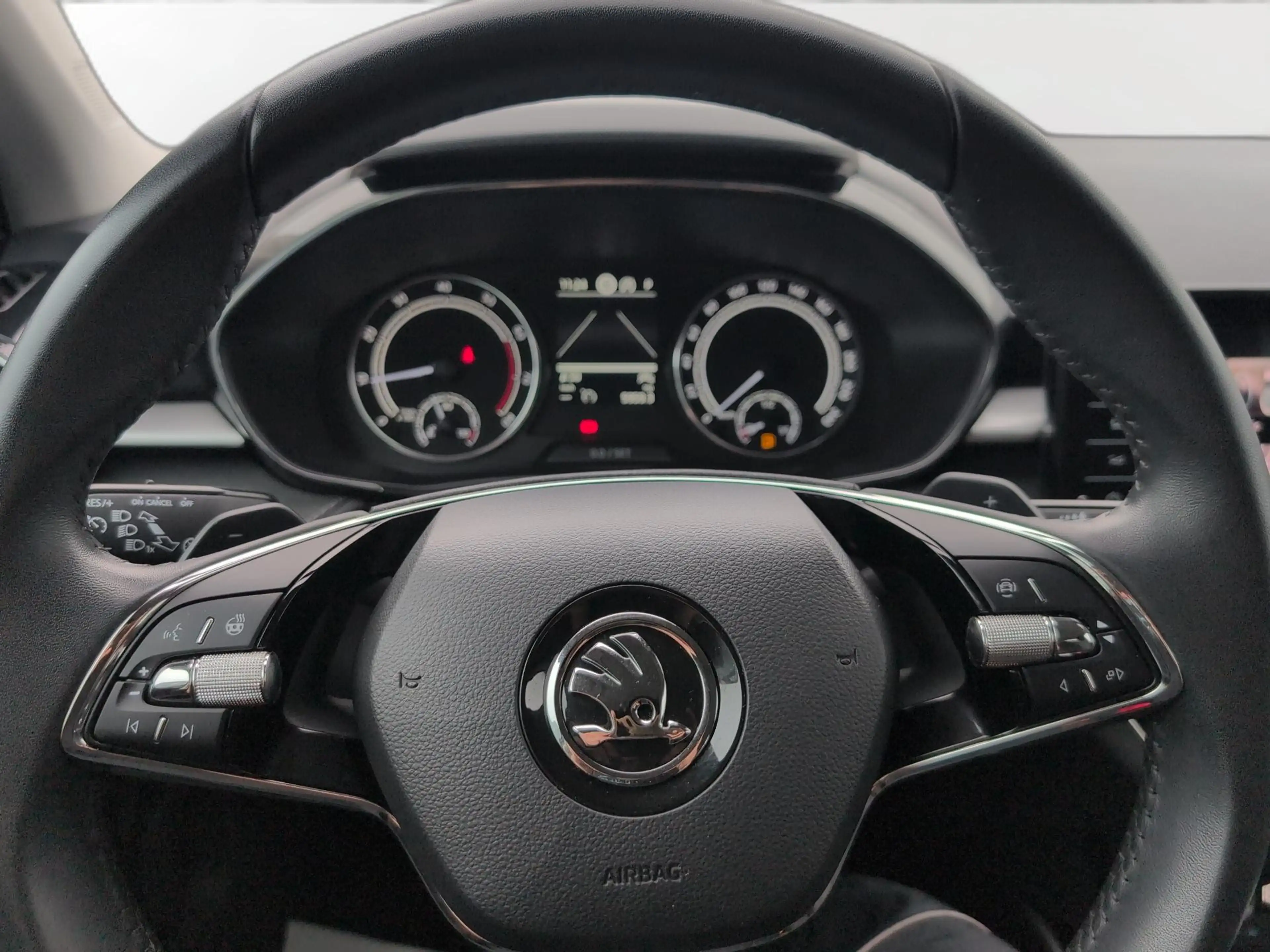 Skoda Fabia Style NAVI+LED+CarP+RFK+SHZ+TEMPO+AMBIENTE — photo 13