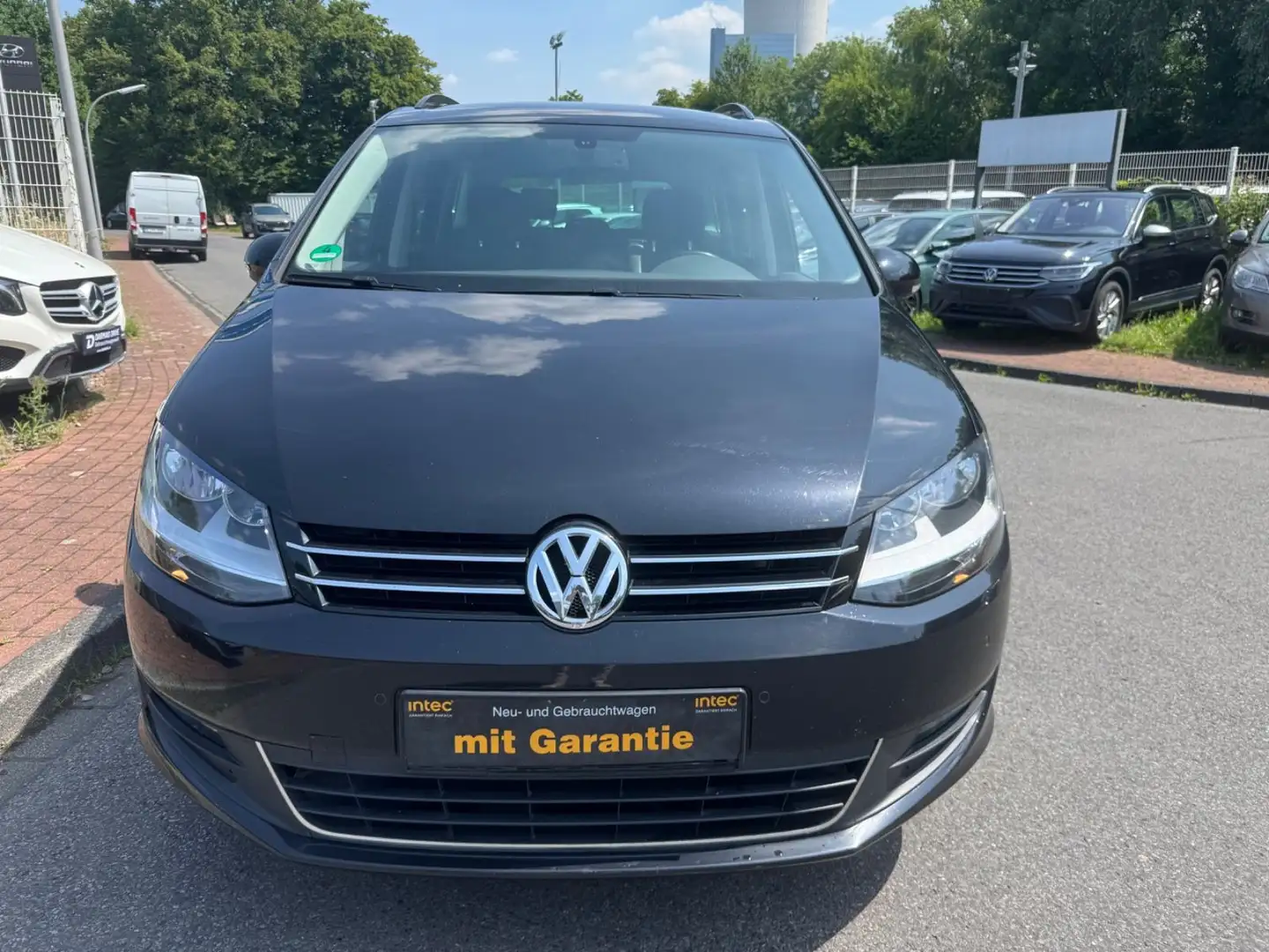 Volkswagen Sharan 2.0 TDI/COMF/7-SITZER/NAVI/KLIMAAUT/ALU/TÜV-NEU Schwarz - 2