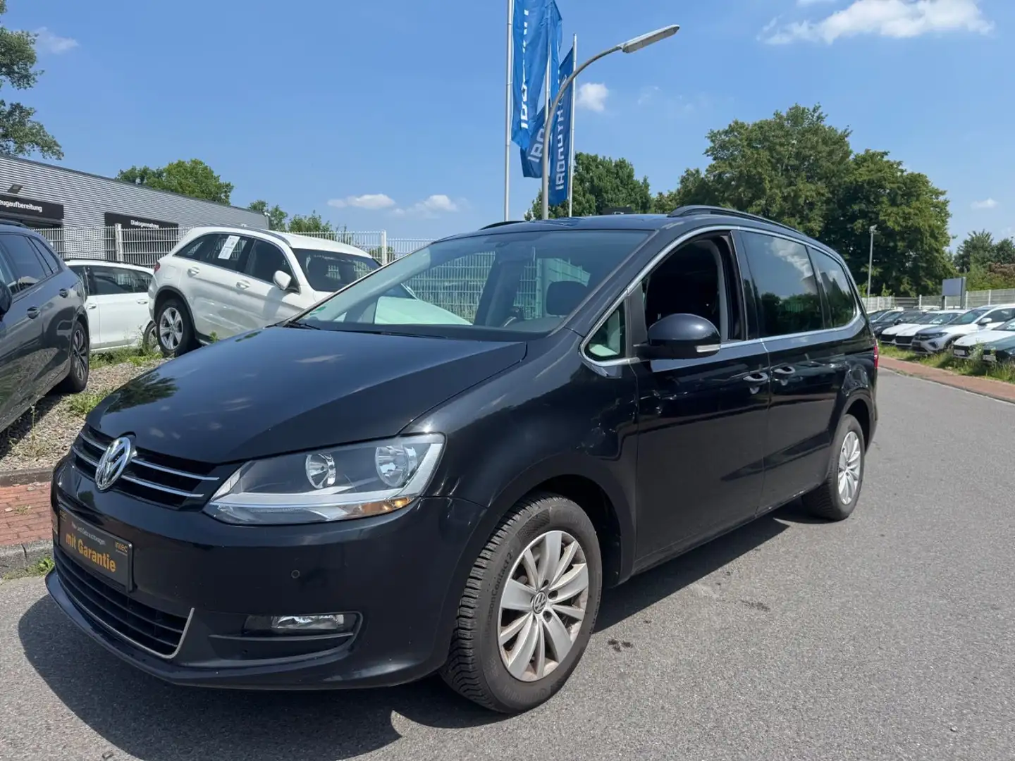 Volkswagen Sharan 2.0 TDI/COMF/7-SITZER/NAVI/KLIMAAUT/ALU/TÜV-NEU Schwarz - 1