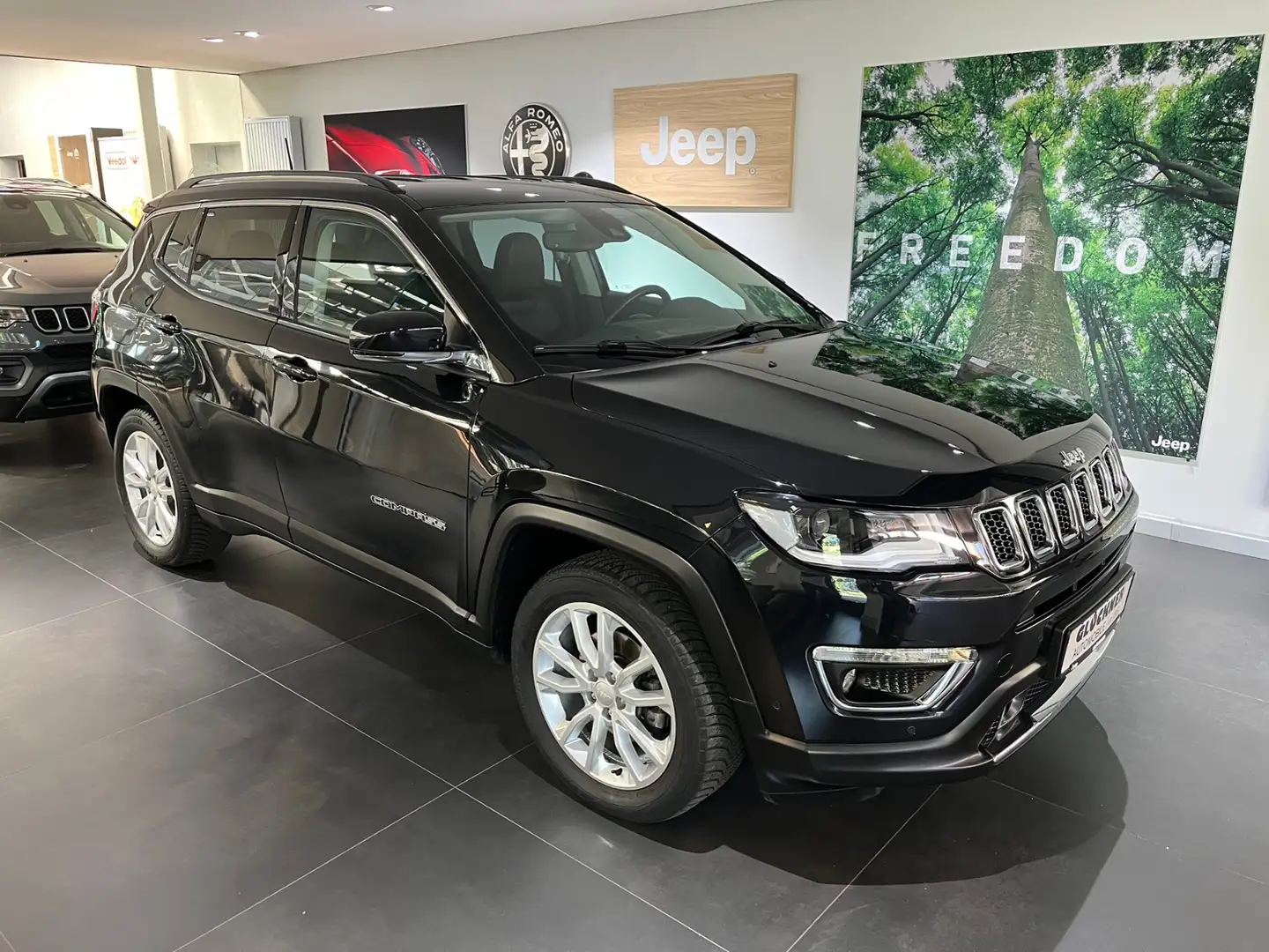 Jeep Compass Limited 1.3l DCT Schwarz - 2