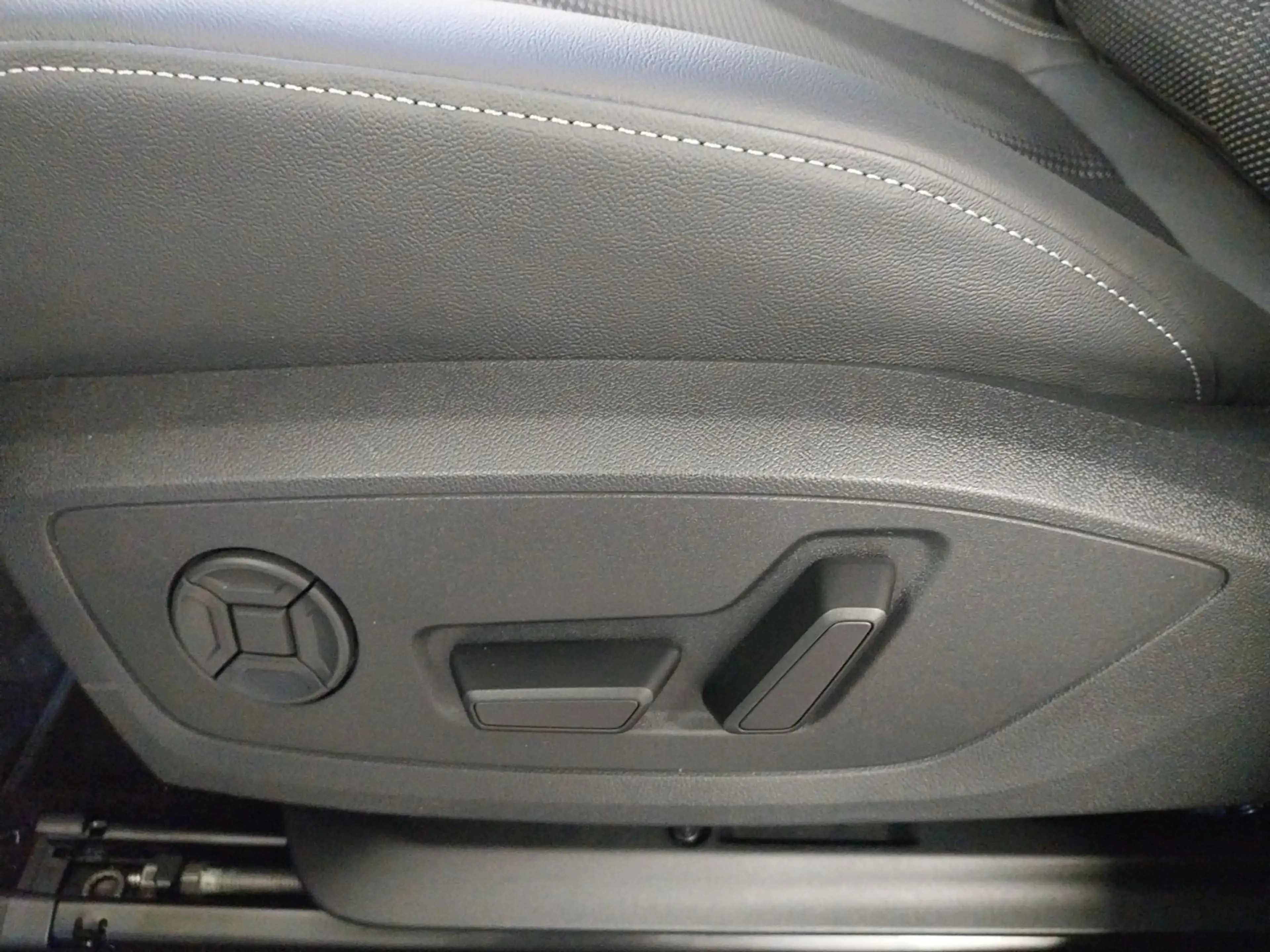 Audi Q4 e-tron Q4 55 e-tron Panoramadach*Anhängerkupplung*Head up — photo 10