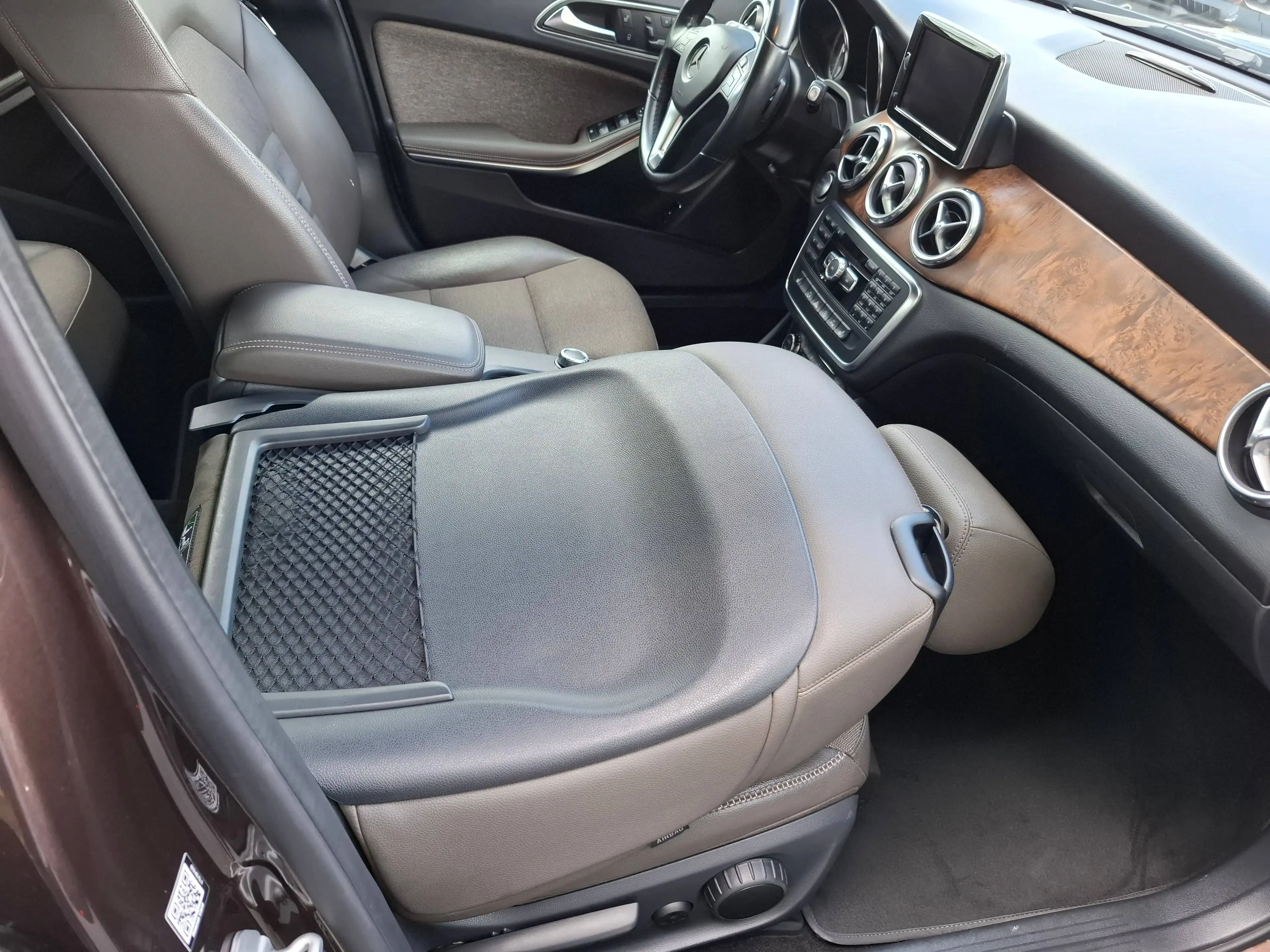Mercedes-Benz GLA 220 GLA 220 CDI / d (156.903) — photo 11