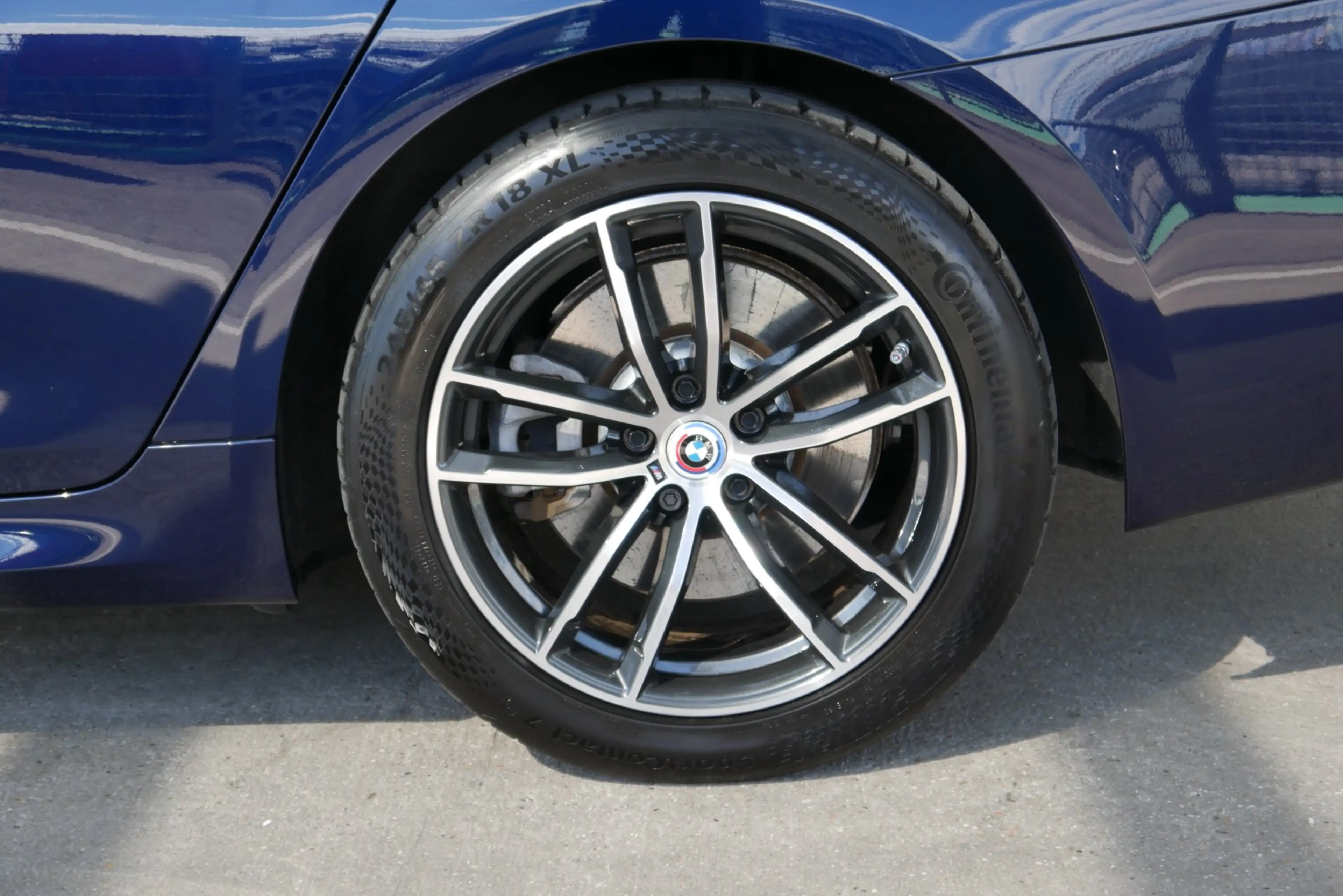BMW 545 e xDrive *M-Paket/AHK/Komfortsitz/Head-Up/360°/Wärmepaket/DA-Prof./Adapt. LED/Lenkradhzg.* — photo 4