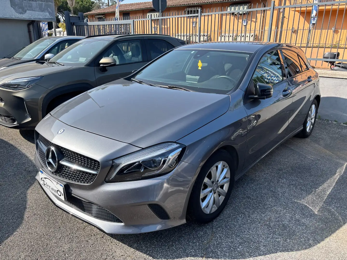 Mercedes-Benz A 180 A 180 d Automatic Sport Grigio - 1