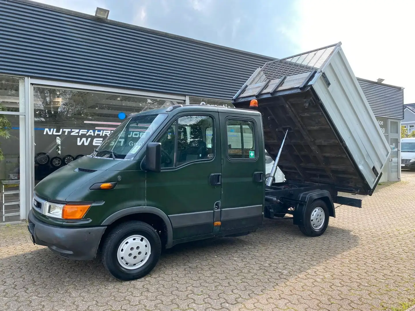 Iveco Daily 35S11 DoKa 3-Seiten Kipper *AHK* Grün - 1