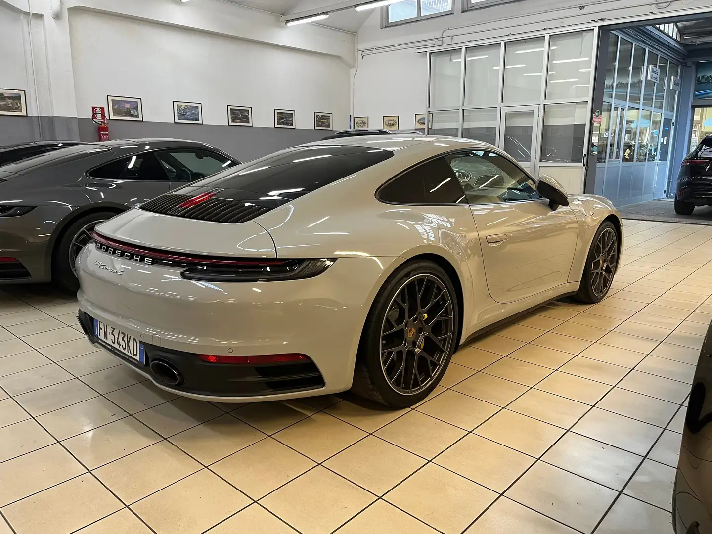 Porsche 992 911 Coupe 3.0 Carrera S auto Grigio - 2