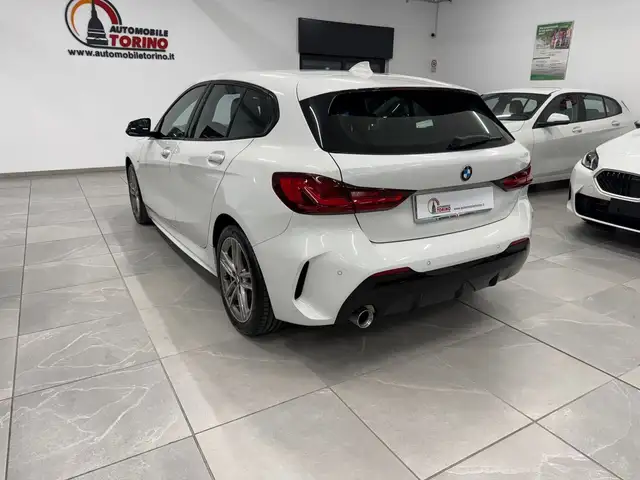 BMW 1 Series view 18