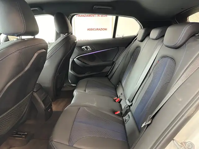 BMW 1 Series view 4