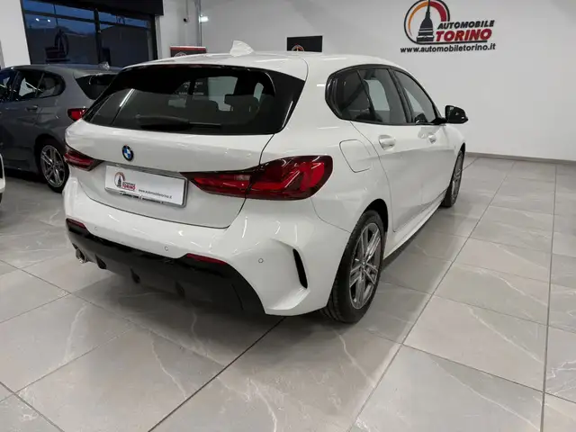 BMW 1 Series view 5