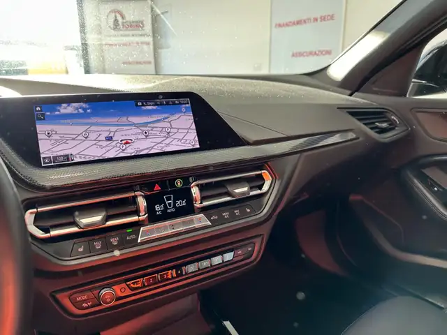 BMW 1 Series view 7